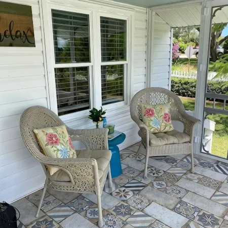 Charming 1935 Florida Cottage overlooking Lake Tulane