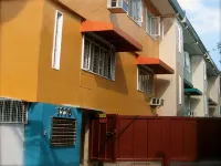 1775 Adriatico Suites レメディオス サークル周辺のホテル