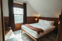 Stunning Long Range Views: Mountaintop Cabin w/ Private Sauna + Outdoor Fire Pit - 3-Star