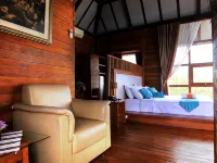 BeeJay Bakau Resort Hotels in Mayangan