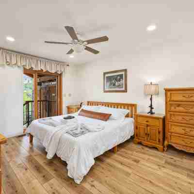 Riverfront property with private beach access with Universal EV Charging Station Rooms