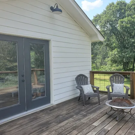 Completely remodeled 1940's farmhouse with Gorgeous pond views!!