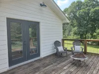 Completely remodeled 1940's farmhouse with Gorgeous pond views!! - Kitchenette