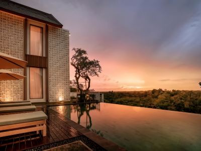 One Degree Sunset Hill Leisure