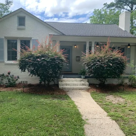 Cozy Cottage in Historic Willowbank