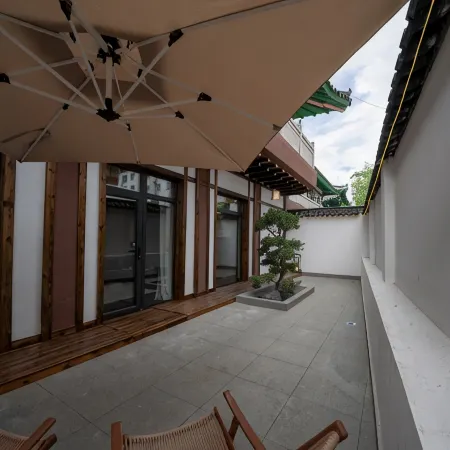 Xueting Songluange Hot Spring Courtyard Homestay (Yanji Folk Custom Park Branch)