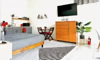 Luxe Modern Ballard Studio: 15 Min to Space Needle Hotels in ballard