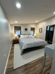 Modern Styled Home in Historic Annapolis Eastport Neighborhood - Bungalows