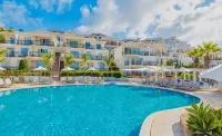WellClub Resort - Wellness & SeaView Suites