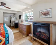 Hot Springs Inn - balcony