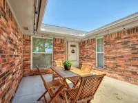 Chic 4BR Retreat with Big Backyard and Outdoor Dining Spaces