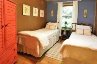 Hot Tub, Nature Lover's Digital Disconnect! 10mins to NOC & Tsali (dog friendly) - 3-Star