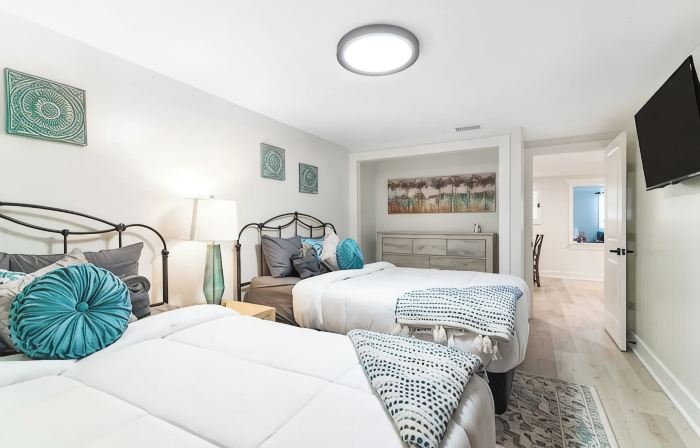 3B/2BA, oasis backyard/Hot tub, quiet neighborhood, ready for snowbirds too!
