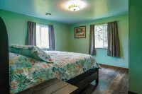 Charming 3-bedroom house with AC, WiFi in welcoming Chiloquin - 3-Star