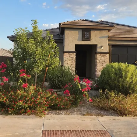 Beautiful and Comfy 4-Bedroom House with AC in Maricopa