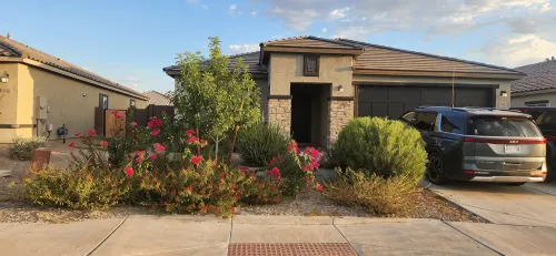 Beautiful and Comfy 4-Bedroom House with AC in Maricopa