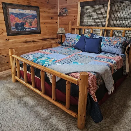 Relaxing 2 bedroom 2 bath cabin minutes from Dahlonega city center!
