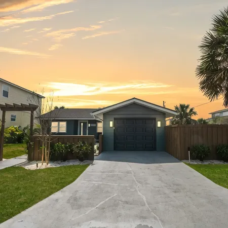 Near Historic St. Augustine & Beaches
