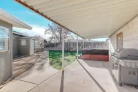 The Cozi Mountainview Corner! Spacious 4-bedroom house in charming Albuquerque. - บังกะโล
