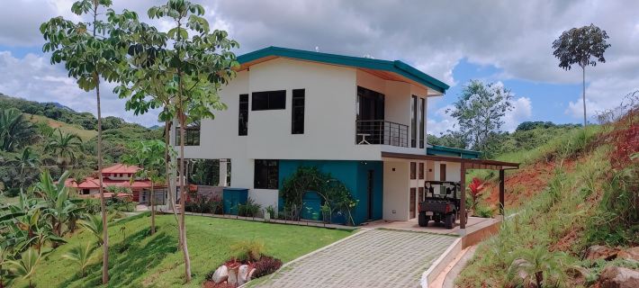 Beautiful 3B / 2.5B New House with private pool surrounded by Jungle & Mountains Hotels in Ciudad Cortes
