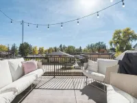 Bright/Beautiful new townhome near Old Town Arvada/Quick access to the Mountains - 4-Sterne