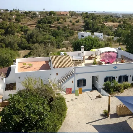 Small apartment in a quiet location with two private terraces and sea views