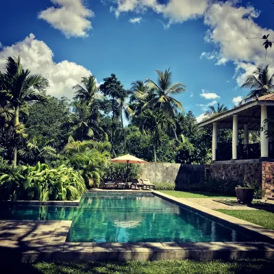 ETAMBA HOUSE Hotels near Yatagala Temple