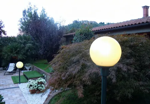 House with large veranda, garden and swimming pool - Swimmingpools