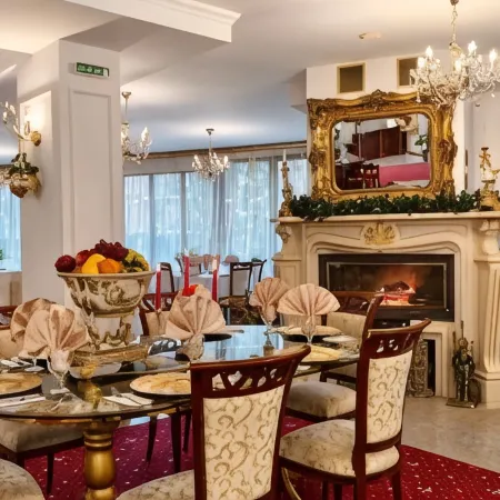 Elegant Lux Hotel