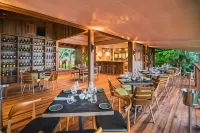 Secret Bay - bar