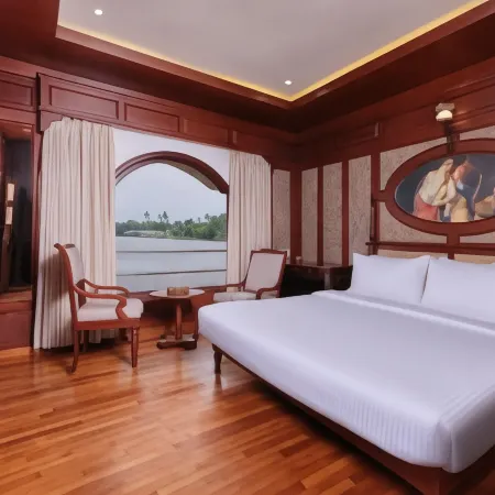 Sterling Luxury Houseboat, Alleppey