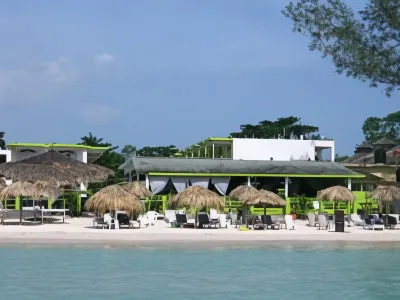 Fun Holiday Beach Resort Hoteles en 