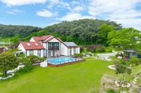 Anmyeondo Chingunae Pension - Pools