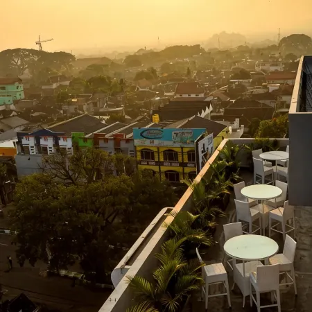 Ascent Hotel & Cafe Malang