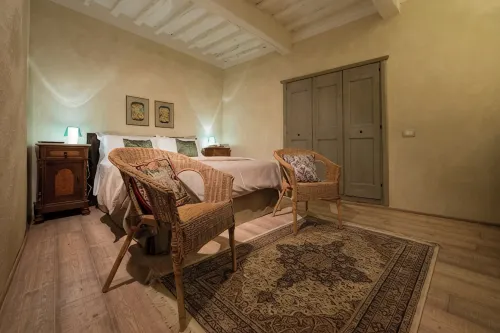 Apartment Me and You Cortona (with romantic outdoor shower on private courtyard)