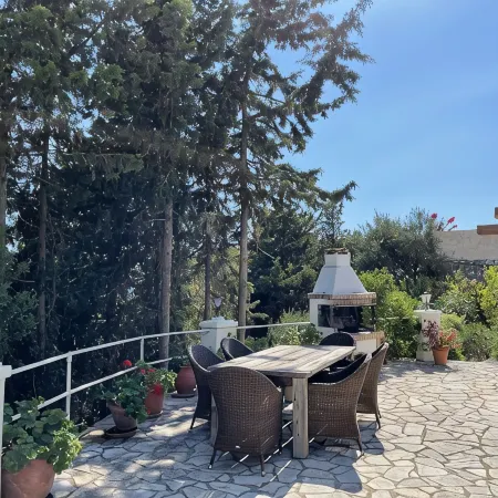 Spacious villa in extensive private grounds overlooking Ahai bay near Erimitis
