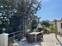 Spacious villa in extensive private grounds overlooking Ahai bay near Erimitis - Boutique