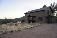 Charming Mtn Cabin Getaway - Hot Tub, Stunning Views, Fire Pit  & 4 Acres - 4つ星