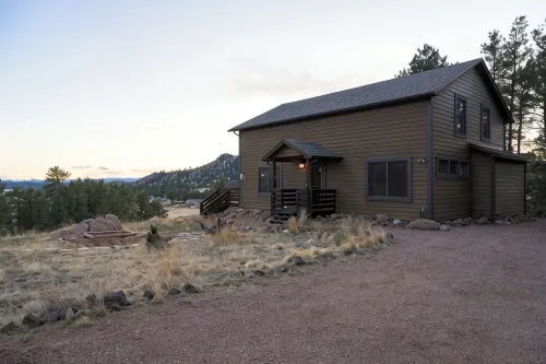 Charming Mtn Cabin Getaway - Hot Tub, Stunning Views, Fire Pit  & 4 Acres - 4-Star
