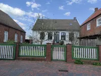Vacation home for families/groups/friends Dogs allowed 8 adults 2 children