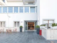 Suites & Residence Hotel Hotel berhampiran Kolam Renang Scandone