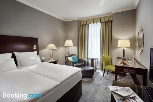 โรงแรมลินด์เนอร์ โคโลญ ซิตี้ พลาซา ในเครือเจดีวี บาย ไฮแอท - ที่มีสปา