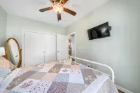 Sleeps 7, Firepit, 2 Kayaks, Big Water + More! - 3 tähden