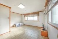 Goheung Sea Hot Spring Sea Spaland Pension - Homestays