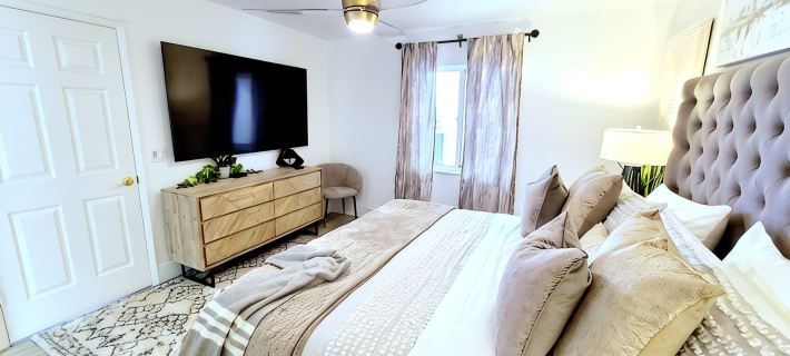 POSHPADZ -OceanView Villa-Resort Complex, Penthouse, Sleeps 4, Walk to Beach Hotels in Jupiter