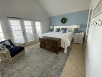 Marlin House 52: Gated Luxury Villa w/ Dockage, Sunset Views and Pool - Vila