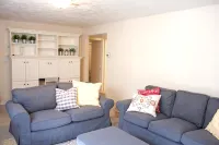 Mayberry in Orem!  Cozy 2BR Apt by Costco! All New Carpet/Paint - Homestays