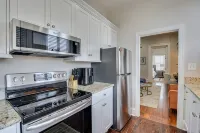 Stovall #3 | Historic & walkable to downtown Augusta hotspots - Apartments