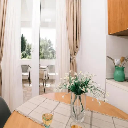 Comfort Apartment with Sea view & Pino