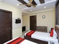 Diamond Plaza Hotels near Marble Palace
